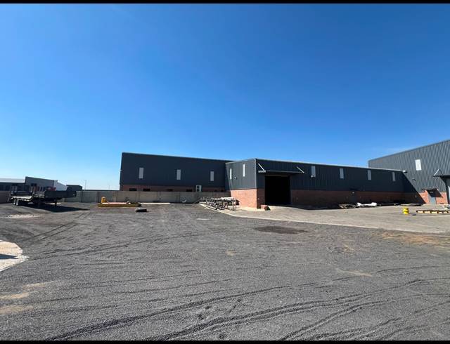 5,646M² WAREHOUSE TO LET IN KNOPJESLAAGTE